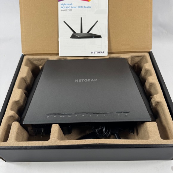 NETGEAR Nighthawk R7000 AC1900 Smart WiFi Router Complete In Box - Picture 4 of 6